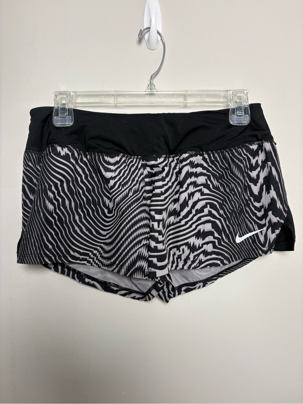 Nike Black & White Wave-Print Women’s Athletic Shorts